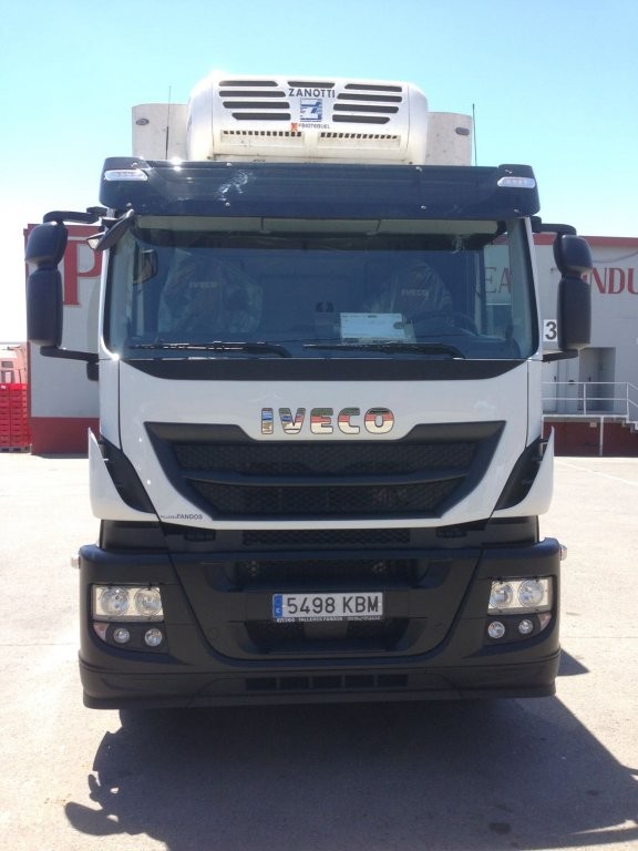 Entrega de camión frigorífico nuevo IVECO AT260S42Y/P a nuestro amigo Teodoro.