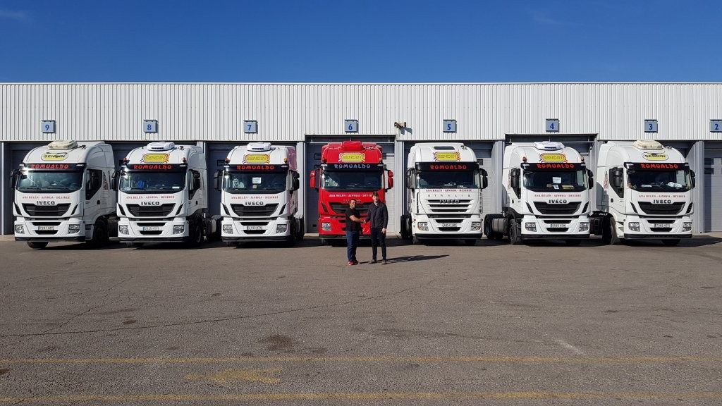 Entrega de varias cabezas tractoras de ocasión IVECO a nuestro amigo Romualdo, desde nuestro centro Ok Trucks en Teruel.