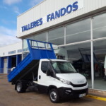 Entrega de furgoneta nueva IVECO 35C15 con caja basculante.