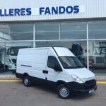 Entrega de furgoneta de ocasión IVECO Daily 35S13V de 12m3 para empresa paquetera de Teruel.